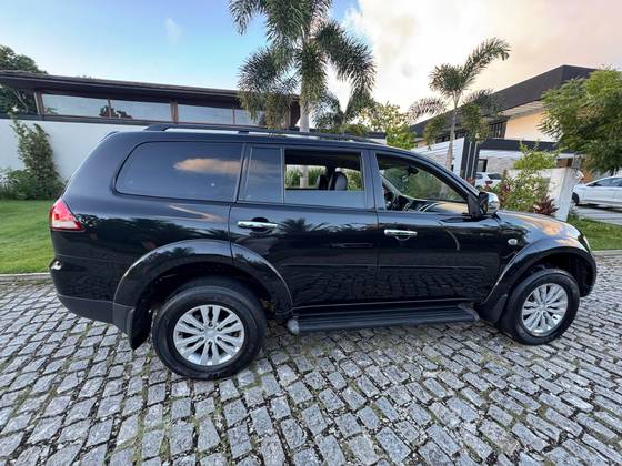 MITSUBISHI PAJERO 3.2 HPE 4X4 7 LUGARES 16V TURBO INTERCOOLER DIESEL 4P AUTOMÁTICO